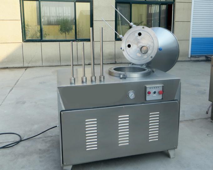 機械ソーセージの原料の充填機を作る商業鶏のソーセージ