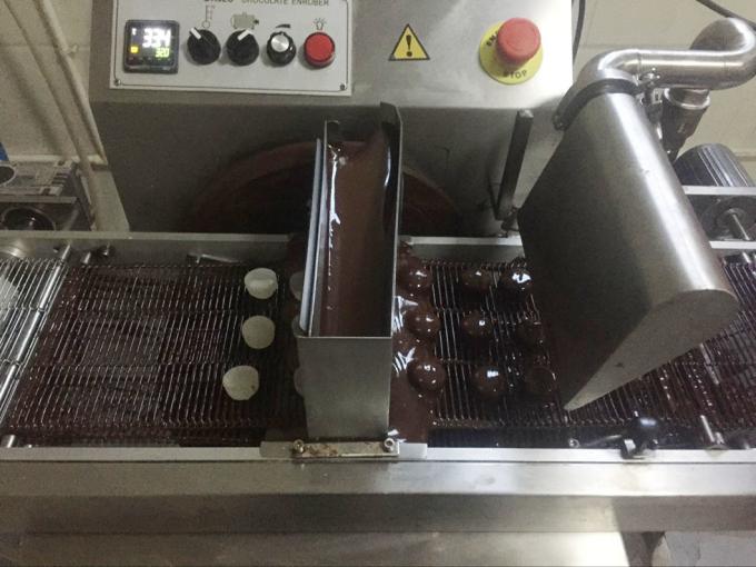 機械を着せる小さいチョコレートを使用して小型サイズの店